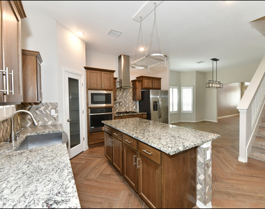 6933 Copper Town Drive - Photo Thumbnail 12