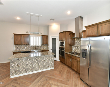 6933 Copper Town Drive - Photo Thumbnail 9