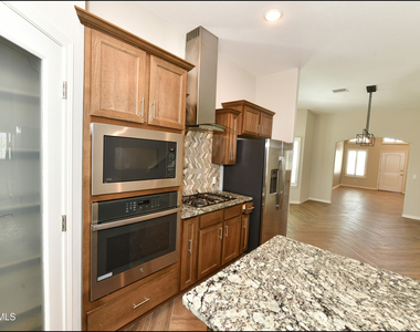 6933 Copper Town Drive - Photo Thumbnail 15