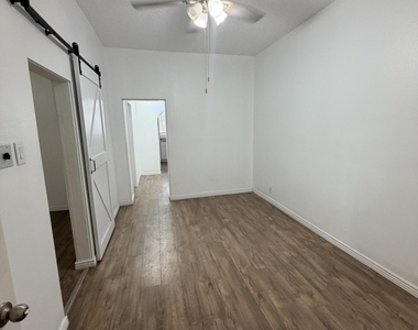 2221 Bassett Avenue - Photo Thumbnail 10