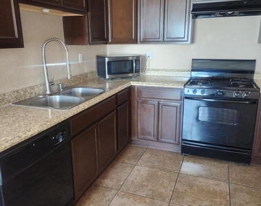 14312 Pancho Gonzalez Court - Photo Thumbnail 9