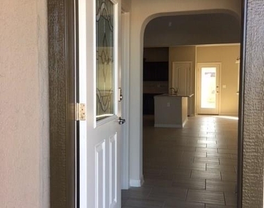 7536 Wolf Creek Drive - Photo Thumbnail 5