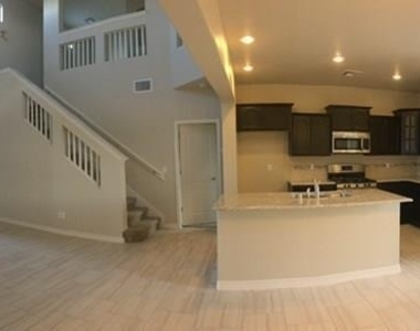 7536 Wolf Creek Drive - Photo Thumbnail 8