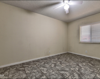 7317 Desierto Rico Avenue - Photo Thumbnail 26