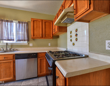 7317 Desierto Rico Avenue - Photo Thumbnail 15
