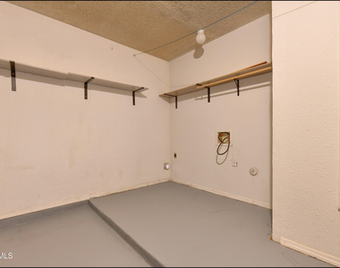 7317 Desierto Rico Avenue - Photo Thumbnail 32