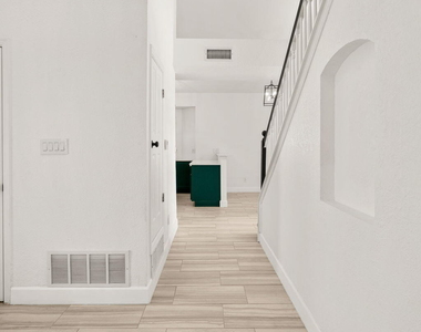 11309 Loma Linda Circle - Photo Thumbnail 10