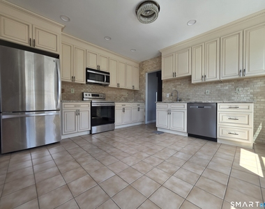 70 Westfield Avenue - Photo Thumbnail 6