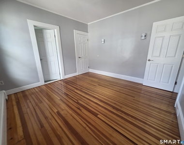 70 Westfield Avenue - Photo Thumbnail 8