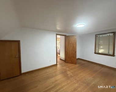 64 Macauley Avenue - Photo Thumbnail 17