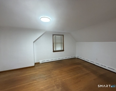 64 Macauley Avenue - Photo Thumbnail 16
