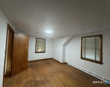 64 Macauley Avenue - Photo Thumbnail 12