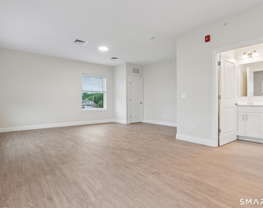 55 Steele Boulevard - Photo Thumbnail 4