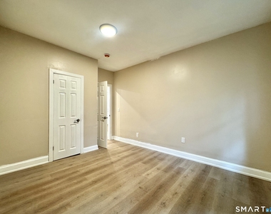 1248 Main Street - Photo Thumbnail 4
