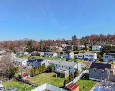 25 Greenview Drive - Photo Thumbnail 2