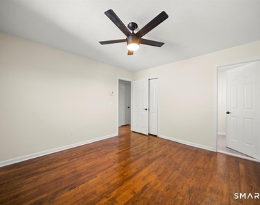 25 Greenview Drive - Photo Thumbnail 16