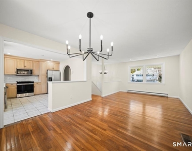 25 Greenview Drive - Photo Thumbnail 5