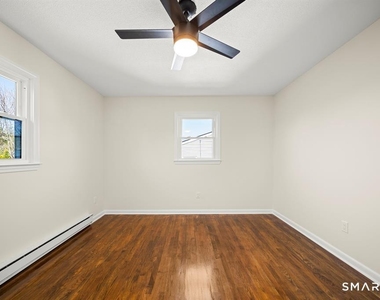 25 Greenview Drive - Photo Thumbnail 11