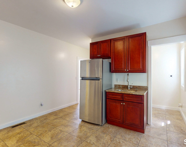 679 Winchester Avenue - Photo Thumbnail 3