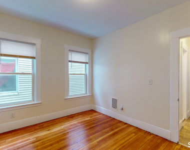 679 Winchester Avenue - Photo Thumbnail 11