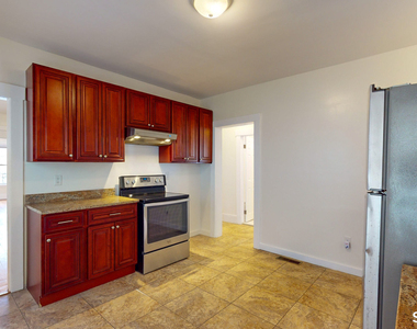 679 Winchester Avenue - Photo Thumbnail 4