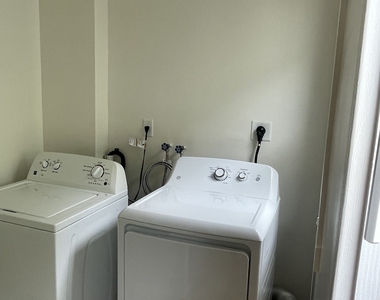 679 Winchester Avenue - Photo Thumbnail 6