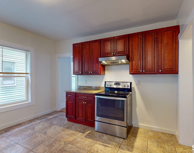 679 Winchester Avenue - Photo Thumbnail 5