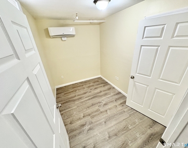 135 Main Street - Photo Thumbnail 2