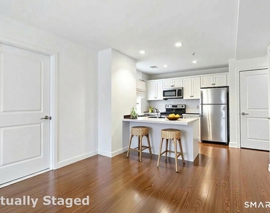 947 Hope Street - Photo Thumbnail 5
