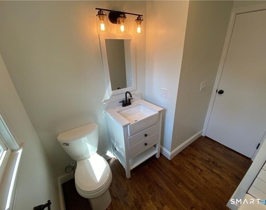111 Greenwich Avenue - Photo Thumbnail 5