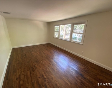 111 Greenwich Avenue - Photo Thumbnail 3