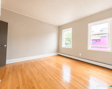 3 Spring Hill Avenue - Photo Thumbnail 15