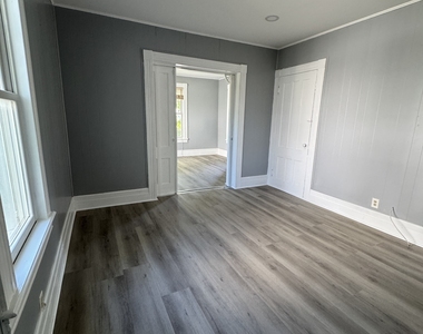 11 Betts Place - Photo Thumbnail 7