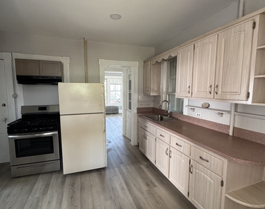 11 Betts Place - Photo Thumbnail 13
