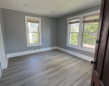11 Betts Place - Photo Thumbnail 3