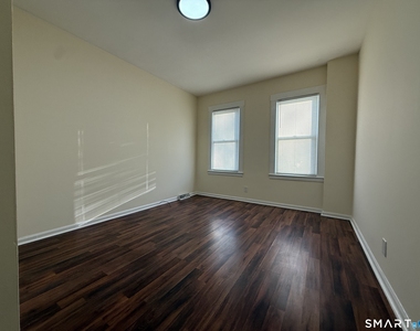 51 Gilbert Street - Photo Thumbnail 7