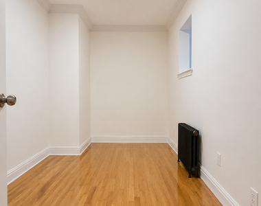East 84th Street - Photo Thumbnail 2