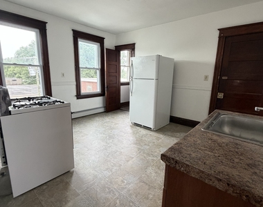 366 Tolland Street - Photo Thumbnail 3