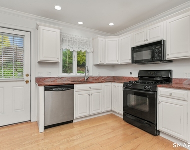 310 Main Street - Photo Thumbnail 9