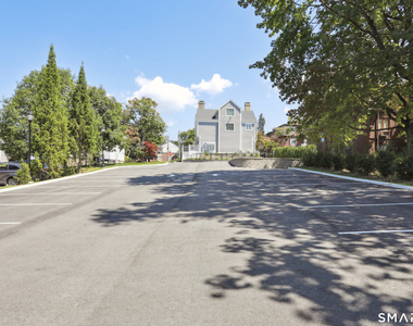 138 Deer Hill Avenue - Photo Thumbnail 7
