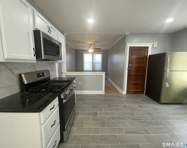 64 Saint Mary Street - Photo Thumbnail 5