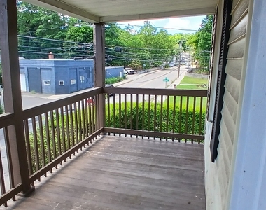 82 Wolcott Avenue - Photo Thumbnail 9
