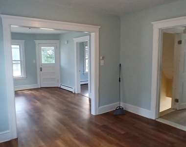 82 Wolcott Avenue - Photo Thumbnail 7