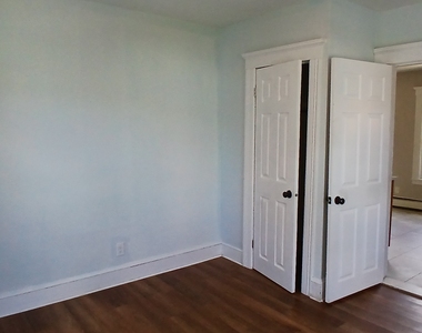 82 Wolcott Avenue - Photo Thumbnail 5