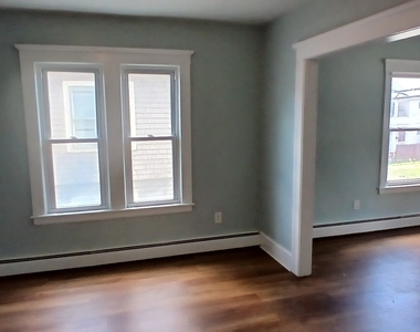 82 Wolcott Avenue - Photo Thumbnail 4
