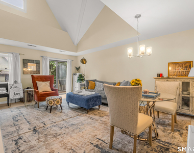 462 Glendale Avenue - Photo Thumbnail 5