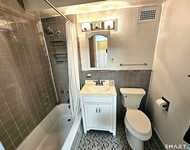100 York Street - Photo Thumbnail 14