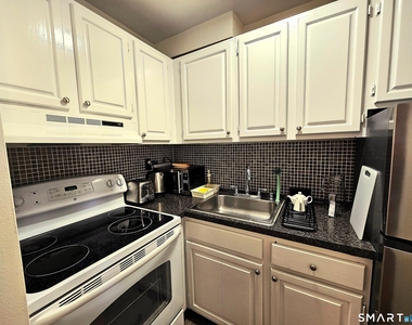 100 York Street - Photo Thumbnail 5