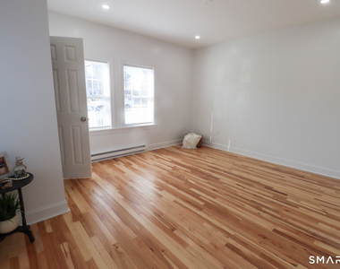 198 Montauk Avenue - Photo Thumbnail 9