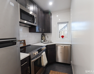 198 Montauk Avenue - Photo Thumbnail 1